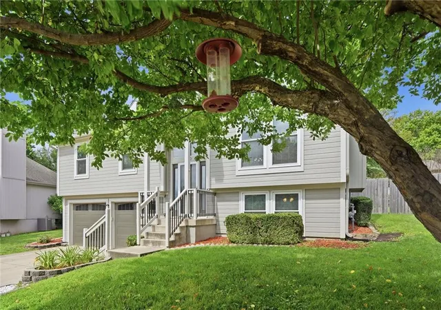 3rd image of 200 N Highland Dr, Raymore, MO 64083 | MLS# 2620656