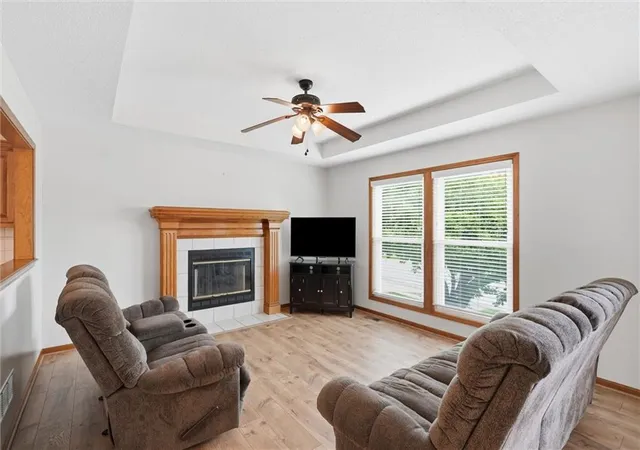 4th image of 200 N Highland Dr, Raymore, MO 64083 | MLS# 2620656
