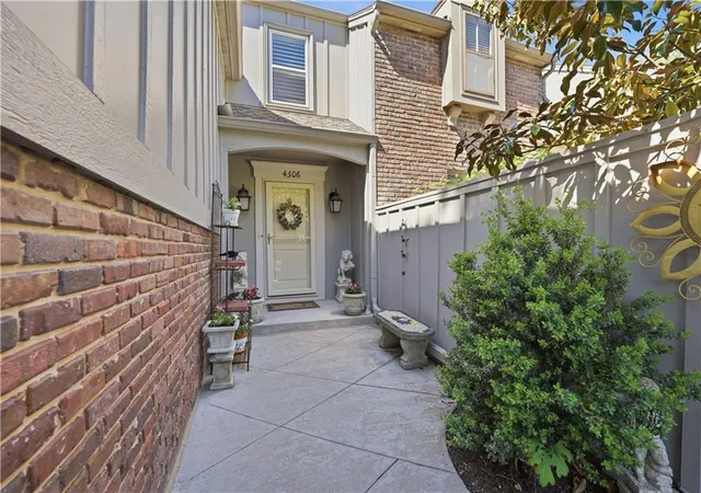 1st image of 4306 W 111th Ter, Leawood, KS 66211 | MLS# 2620661