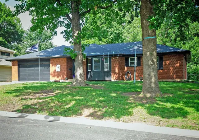 Homes for sale in Lenexa, KS | 8951 Rene St, Lenexa, KS 66215 | MLS# 2620664