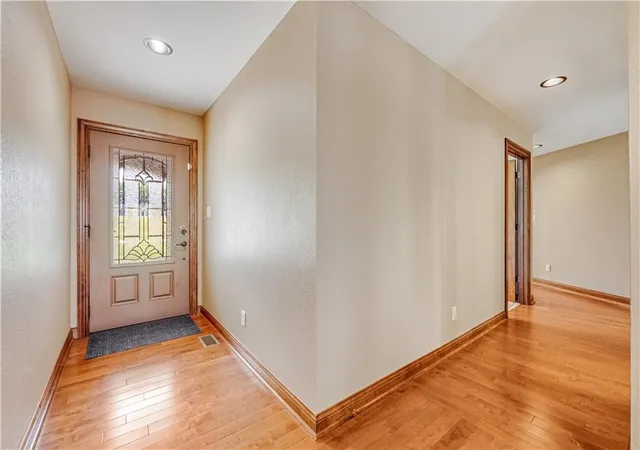 Photo 3 of Single family home for sale at 19373 Lake Rockhill Rd, Warsaw, MO 65355 | MLS# 2620673 | Listing updated on 2026-09-13