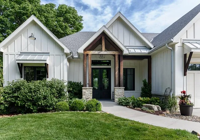 2nd image of 10000 Hollingsworth Rd, Kansas City, KS 66109 | MLS# 2620690