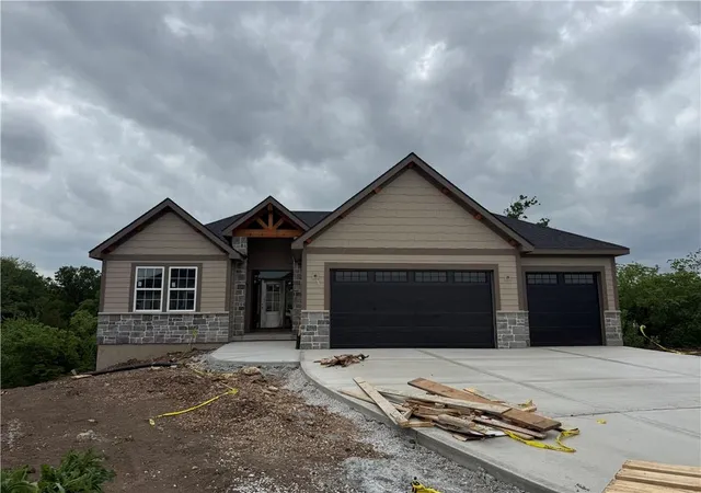 Photo 2 of Single family home for sale at 31517 W 86th Court, De Soto, KS 66018 | MLS# 2620712 | Listing updated on 2026-10-04