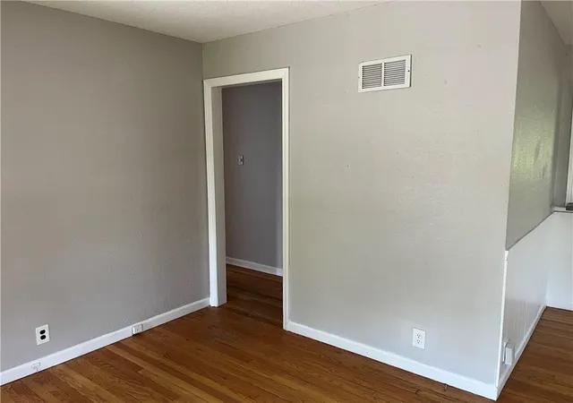 Photo 20 of Single family home for sale at 4208 N Brighton Ave, Kansas City, MO 64117 | MLS# 2620716 | Listing updated on 2026-09-01