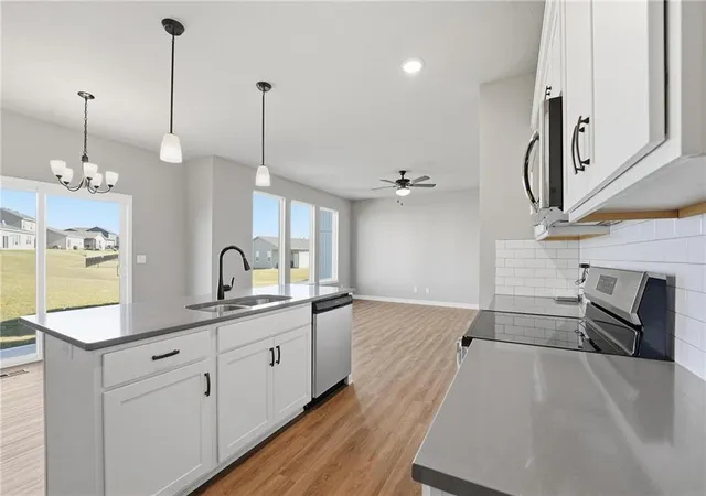 Photo 3 of Sale Pending at 27017 E Dogwood Ln, Lees Summit, MO 64086 | MLS# 2620724 | Listing updated on 2026-08-22