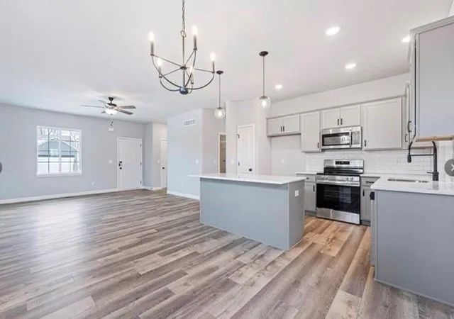 3rd image of 12423 S Redwood St, Lee's Summit, MO 64086 | MLS# 2620729