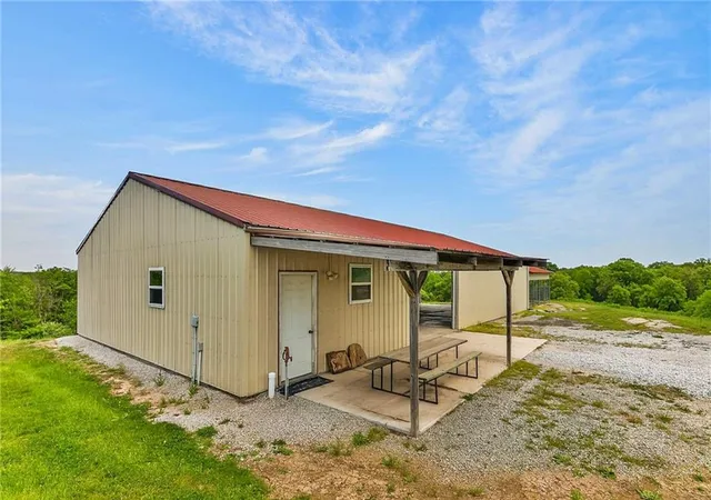 Photo 2 of Single family home for sale at 25692 W 168th Avenue, Bethany, MO 64424 | MLS# 2620780 | Listing updated on 2026-08-09