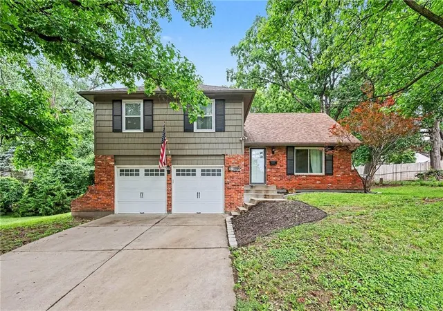 Homes for sale in Merriam, KS | 5620 Perry Ave, Merriam, KS 66203 | MLS# 2620809