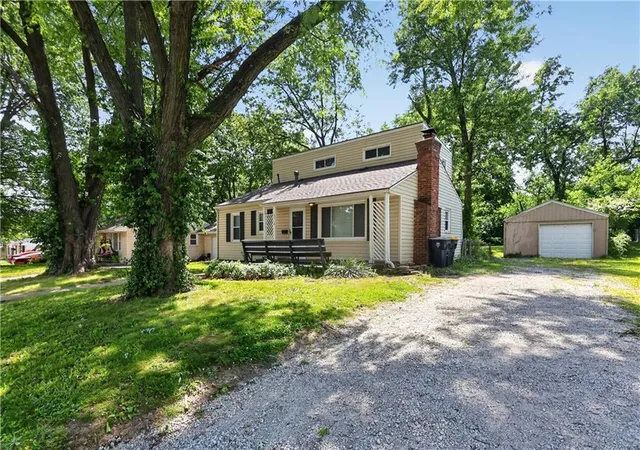 Homes for sale in Kansas City, MO | 5318 N Garfield Ave, Kansas City, MO 64118 | MLS# 2620829