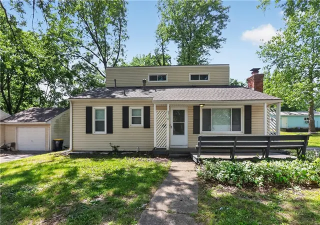 Homes for sale in Kansas City, MO | 5318 N Garfield Ave, Kansas City, MO 64118 | MLS# 2620829