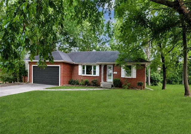1st image of 600 Christopher St, Warrensburg, MO 64093 | MLS# 2620843