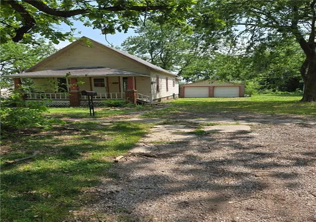 Homes for sale in Osawatomie, KS | 117 Pacific Ave, Osawatomie, KS 66064 | MLS# 2620872