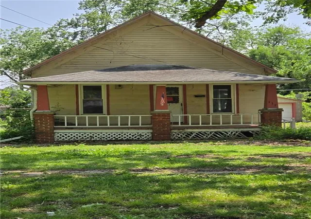 Homes for sale in Osawatomie, KS | 117 Pacific Ave, Osawatomie, KS 66064 | MLS# 2620872