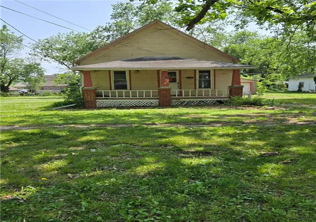 Homes for sale in Osawatomie, KS | 117 Pacific Ave, Osawatomie, KS 66064 | MLS# 2620872