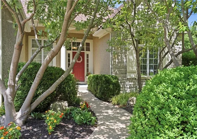 2nd image of 11610 W 147th St, Olathe, KS 66062 | MLS# 2620898