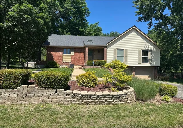1st image of 6918 Marion Dr, Shawnee, KS 66218 | MLS# 2620916