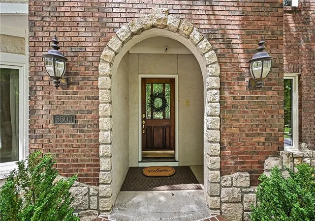 Photo 3 of Single family home for sale at 5500 NW 62nd Street, Kansas City, MO 64151 | MLS# 2620932 | Listing updated on 2026-09-25