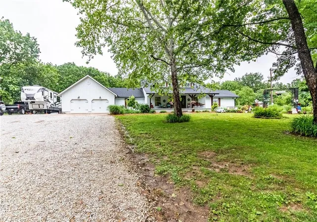 Homes for sale in Clinton, MO | 136 Ne 901P Rd, Clinton, MO 64735 | MLS# 2620938