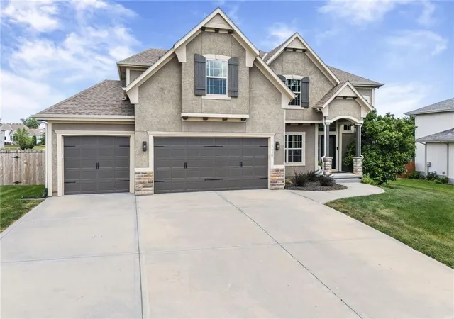 Homes for sale in Lees Summit, MO | 1412 Sw Whistle Dr, Lees Summit, MO 64082 | MLS# 2620942