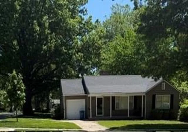 Homes for sale in Prairie Village, KS | 6701 Roe Ave, Prairie Village, KS 66208 | MLS# 2620963