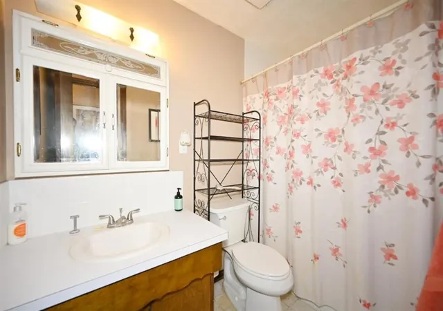 Homes for sale in Kansas City, MO | 10526 N Walnut St, Kansas City, MO 64155 | MLS# 2621020