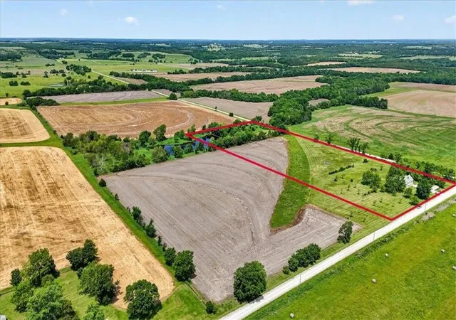 Homes for sale in Osawatomie, KS | 24960 Earnest Rd, Osawatomie, KS 66064 | MLS# 2621031