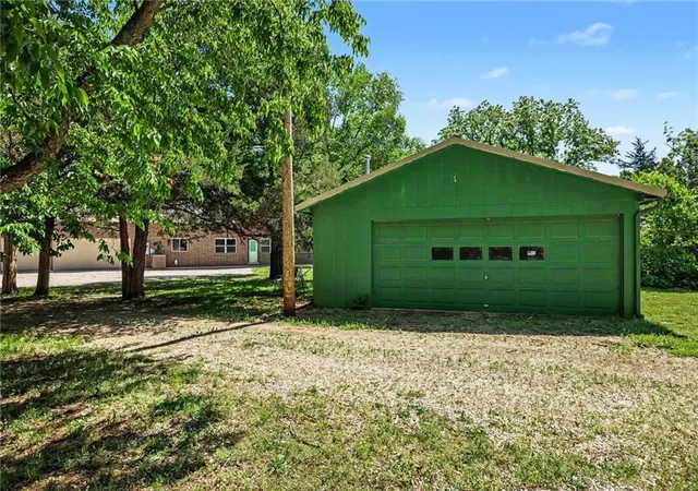 3rd image of 57 W Lake Rd, Farlington, KS 66734 | MLS# 2621052
