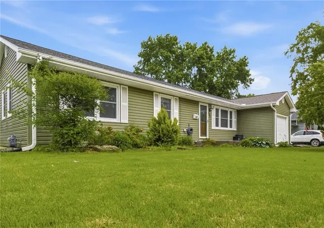 2nd image of 506 South Dr, Marshall, MO 65340 | MLS# 2621063