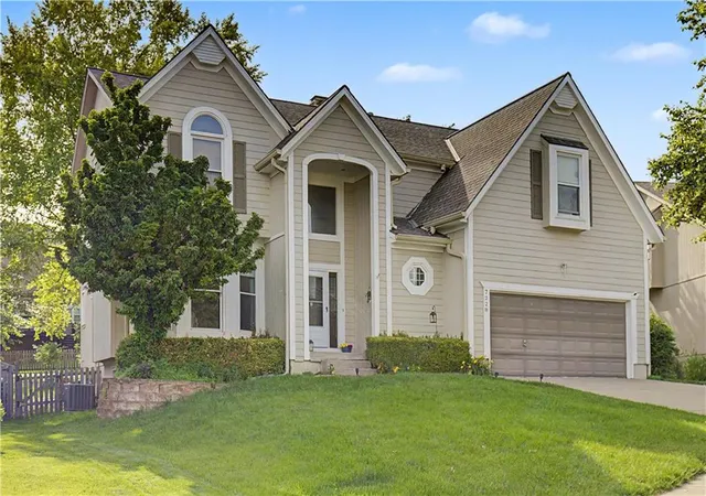 Homes for sale in Shawnee, KS | 7228 Widmer Rd, Shawnee, KS 66216 | MLS# 2621068