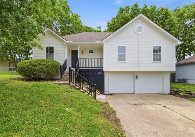 Homes for sale in Pleasant Hill, MO | 1003 Lincoln St, Pleasant Hill, MO 64080 | MLS# 2621077