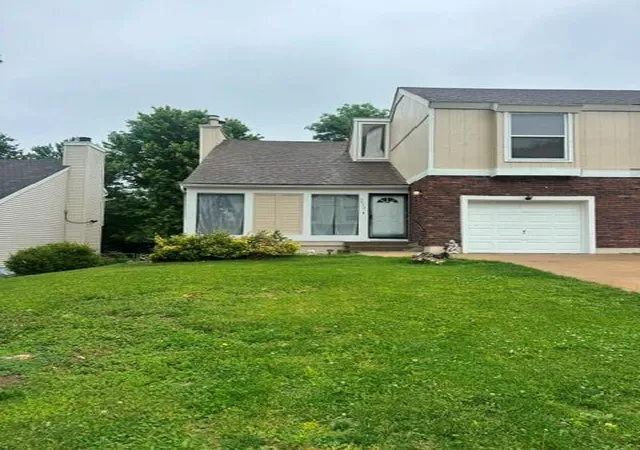 2nd image of 3532 Ne 72nd Ter, Kansas City, MO 64119 | MLS# 2621101