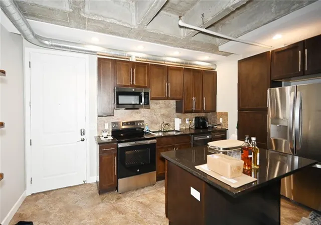 Homes for sale in Kansas City, MO | 2940 Baltimore Ave #1209, Kansas City, MO 64108 | MLS# 2621112