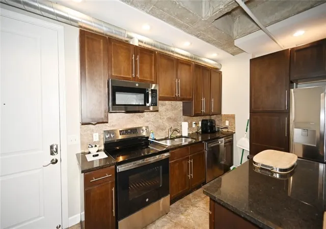 Homes for sale in Kansas City, MO | 2940 Baltimore Ave #1209, Kansas City, MO 64108 | MLS# 2621112