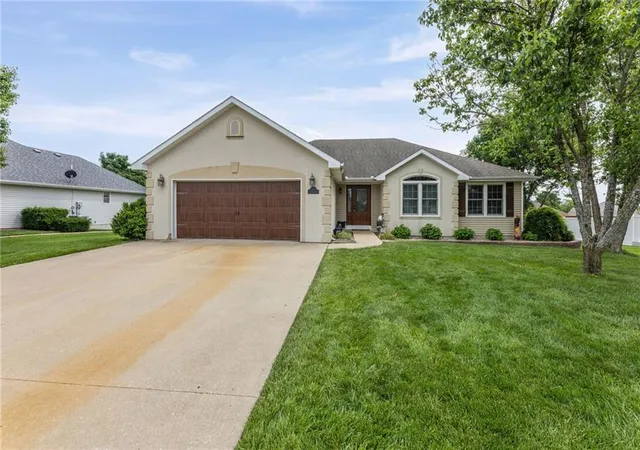 Homes for sale in Cameron, MO | 205 Aquila Dr, Cameron, MO 64429 | MLS# 2621127