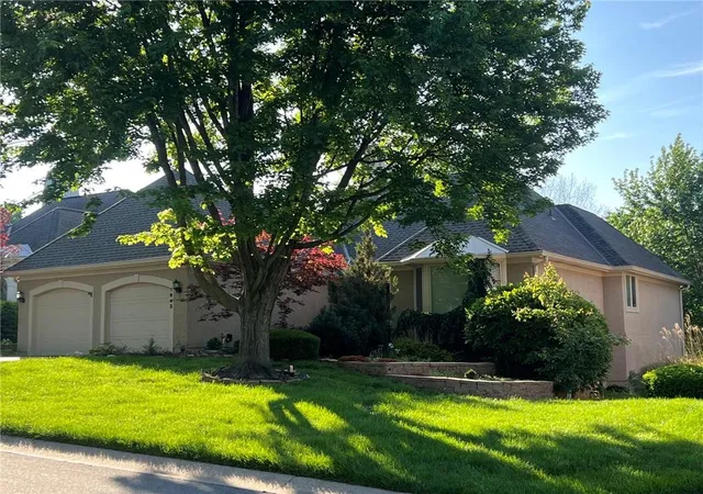 1st image of 7843 W 118th St, Overland Park, KS 66210 | MLS# 2621143