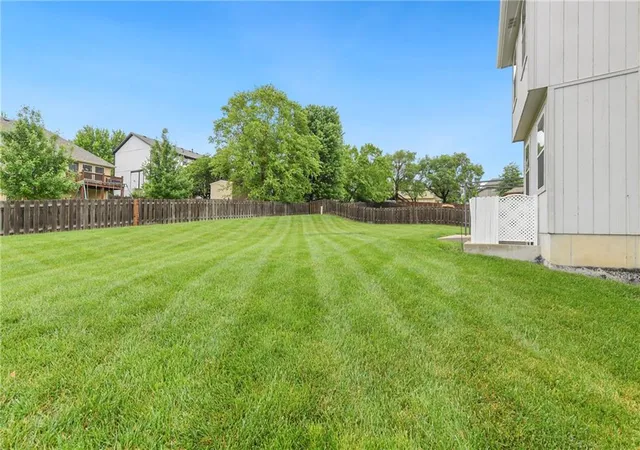Homes for sale in Lansing, KS | 1354 Granite St, Lansing, KS 66043 | MLS# 2621157