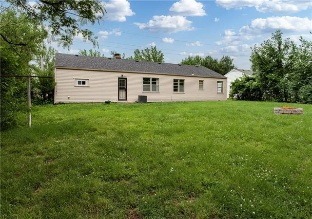 Photo 4 of Single family home for sale at 3710 S Sterling Ave, Independence, MO 64052 | MLS# 2621161 | Listing updated on 2026-07-01