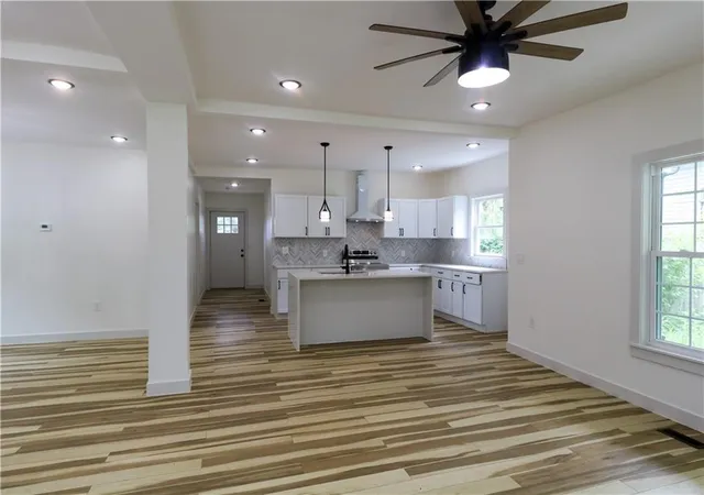 3rd image of 1124 Congress St, Emporia, KS 66801 | MLS# 2621175
