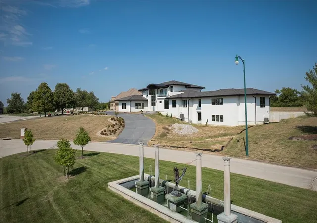 3rd image of 3331 S Saddle Ridge Ct, Independence, MO 64057 | MLS# 2621194