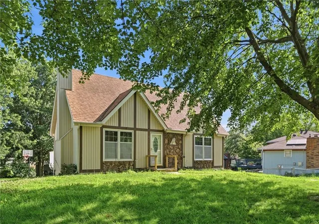 1st image of 6718 Brink St, Kansas City, MO 64152 | MLS# 2621195