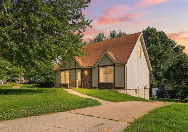 2nd image of 6718 Brink St, Kansas City, MO 64152 | MLS# 2621195
