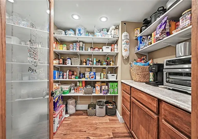 2nd image of 1 Ridgeland Rd, Country Club, MO 64505 | MLS# 2621196