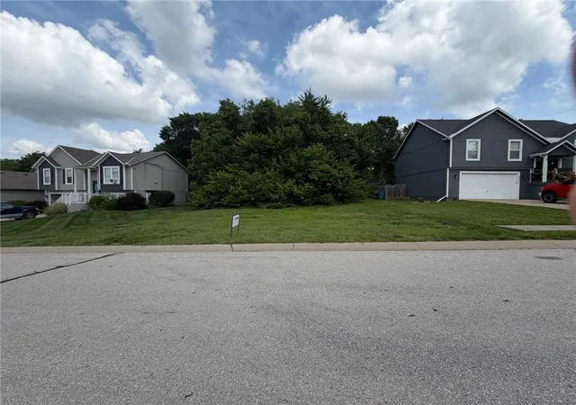 Homes for sale in Louisburg, KS | 918 S 12th St, Louisburg, KS 66053 | MLS# 2621229