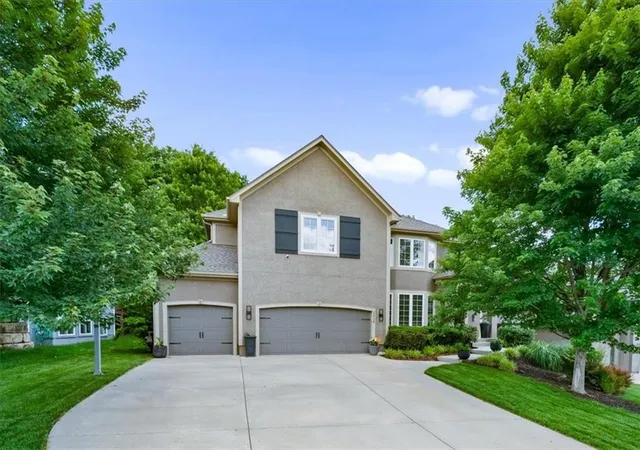 Homes for sale in Shawnee, KS | 22726 W 44th St, Shawnee, KS 66226 | MLS# 2621241