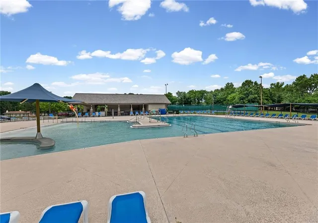 36th image of 232 Ne Bayview Dr, Lee's Summit, MO 64064 | MLS# 2621247