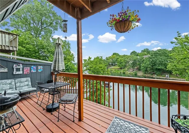 5th image of 232 Ne Bayview Dr, Lee's Summit, MO 64064 | MLS# 2621247
