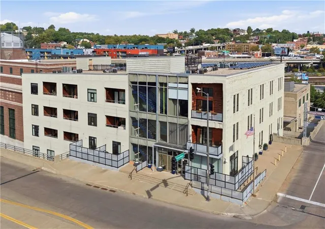 Homes for sale in Kansas City, MO | 360 W Pershing Rd #030, Kansas City, MO 64108 | MLS# 2621260