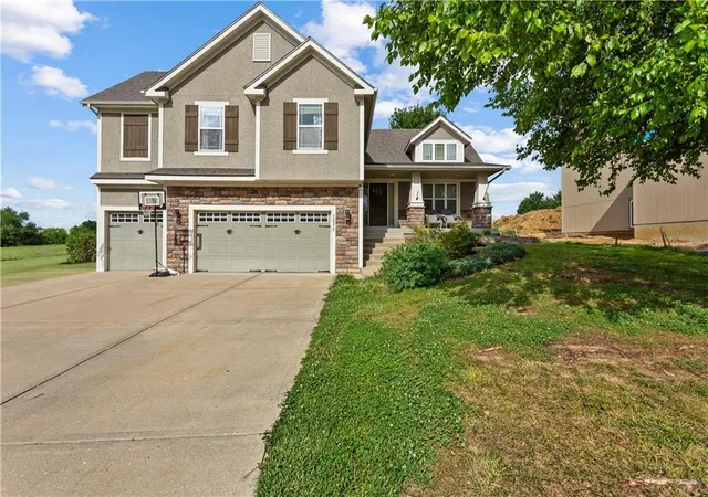 1st image of 13317 Davis Ave, Bonner Springs, KS 66012 | MLS# 2621265