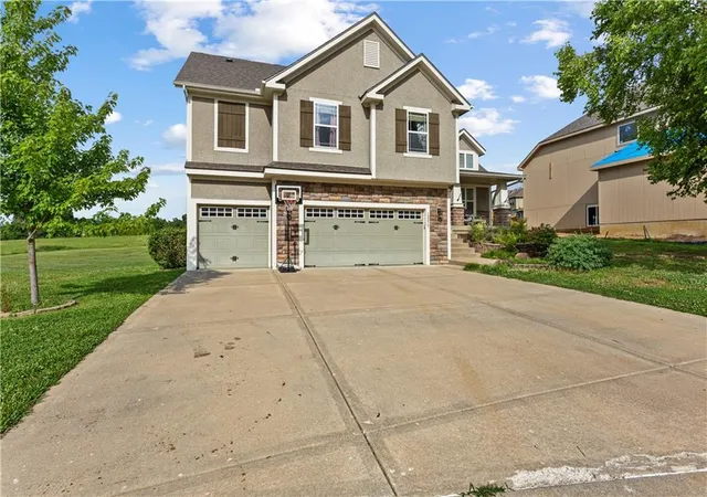 2nd image of 13317 Davis Ave, Bonner Springs, KS 66012 | MLS# 2621265