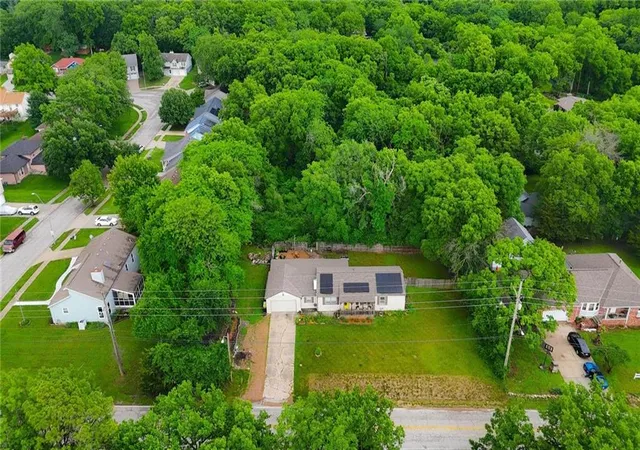 Homes for sale in Kansas City, MO | 7305 James A Reed Rd, Kansas City, MO 64133 | MLS# 2621279